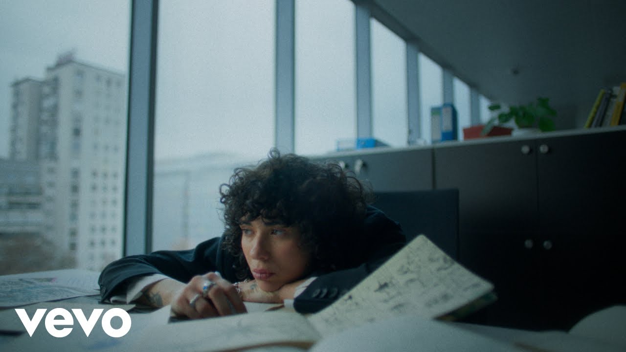Ali Despierta de Alice Wonder: una conversación con uno mismo para volver a empezar escuchado en Estreno Musical