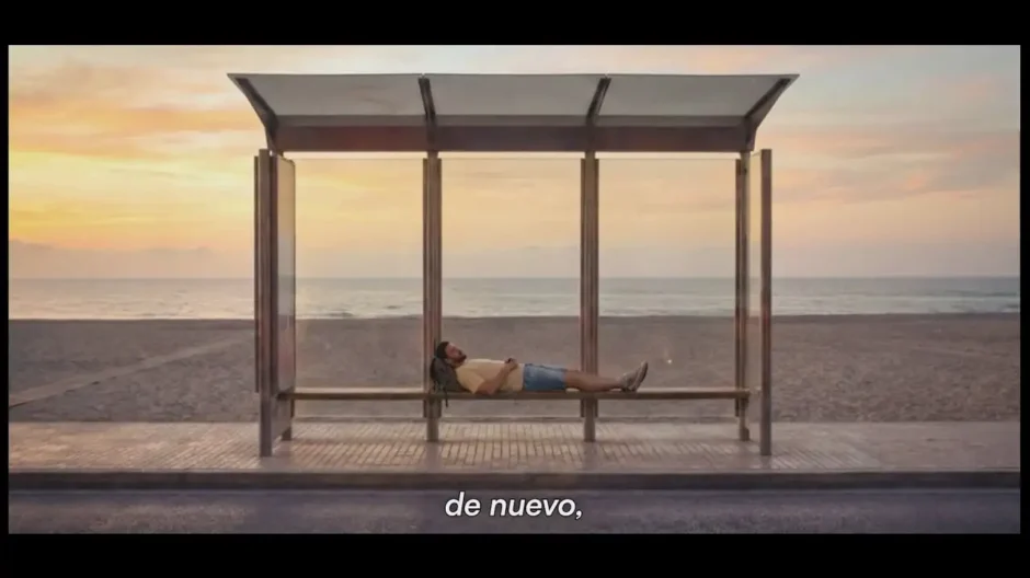 Dos Buses de Dolce: nostalgia, amor perdido y el deseo de volver atrás | Canciones Nuevas de Música Urbana España | EstrenoMusical