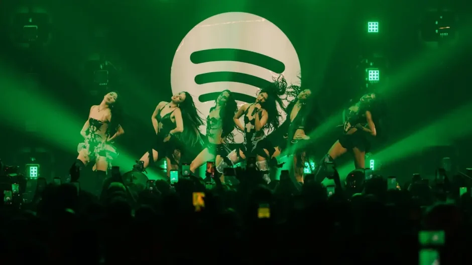 Gnarly de KATSEYE en directo Spotify: actitud, caos creativo y energía sin filtros | Canciones Nuevas de KPOP en DIRECTO | EstrenoMusical