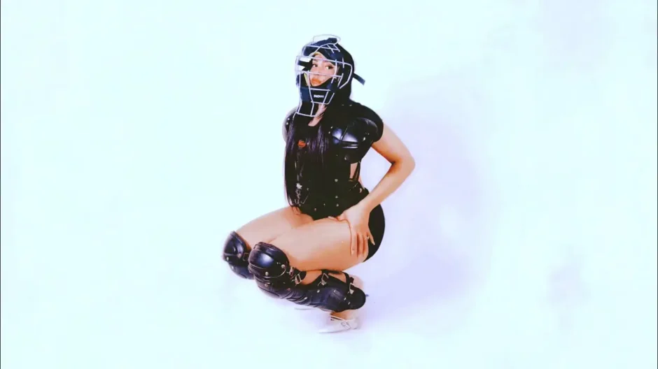 Mal Necesario - Melina: deseo intenso, tentación y atracción que no se puede soltar | Música Urbana Latina | EstrenoMusical