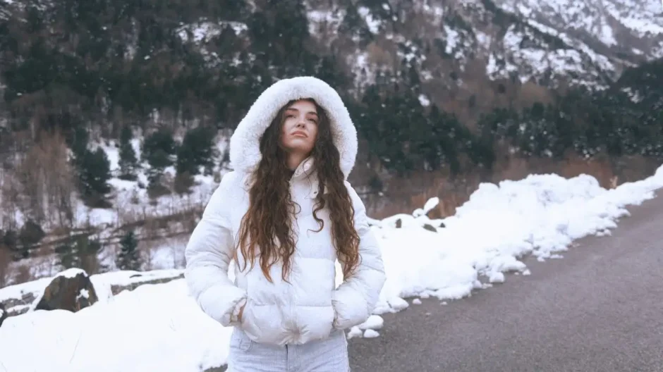 Fuera Llueve – Poncelam: fuerza, autoestima y crecer cuando todos dudan | Canciones Nuevas de Rap Español y Música Urbana | EstrenoMusical