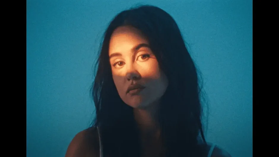 Crítico de Yarea: cuando sanar también duele | Canciones Nuevas Cantautoras Españolas | EstrenoMusical