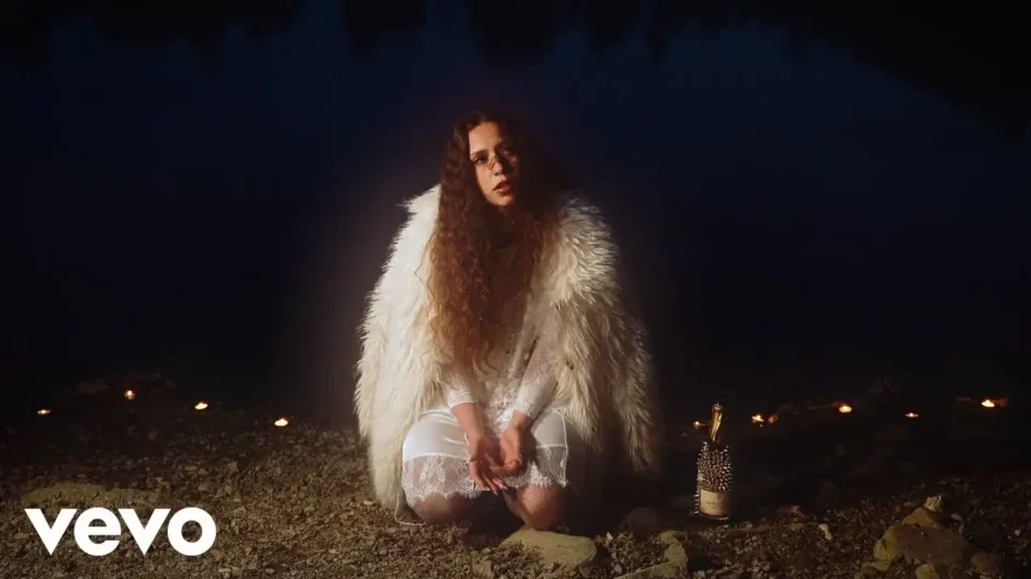 La Ciudad del Paraíso de Anadie: huir, romperse y volver a donde todo duele menos | Canciones Nuevas | EstrenoMusical