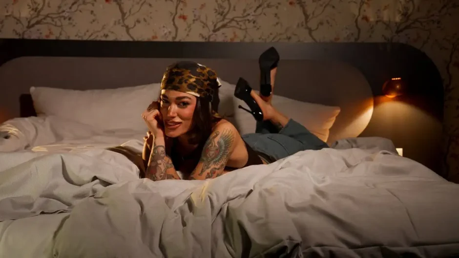 Fuiste el MVP de Sandra Groove mezcla ego, nostalgia y amor intenso, reflejando lo difícil que es superar a alguien que marcó el nivel demasiado alto | Canciones Nuevas | Estreno Musical