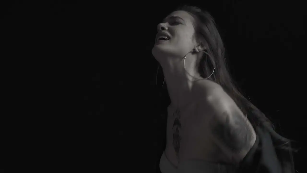 No te va a gustar de Sandra Groove transmite la rabia y la liberación tras una relación tóxica, cuando decides romper de verdad y no volver atrás | Canciones Nuevas | Estreno Musical