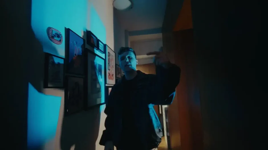 El Fantasma De Ti de Uve Sad: cuando una relación termina pero no desaparece | Canciones Nuevas | EstrenoMusical