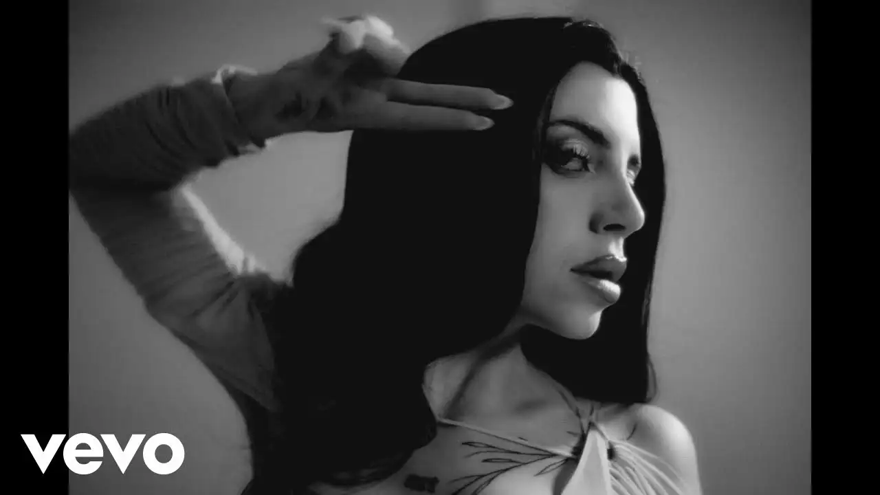 Celos de Naiara: amar tanto a alguien que el miedo termina consumiéndote escuchado en Estreno Musical Mundial Español