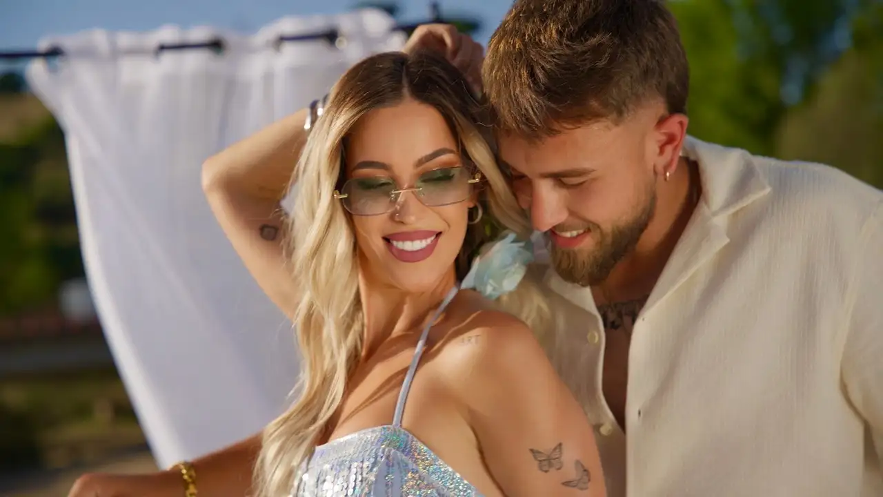 Tentación de Belén Jurado & Ramudo: cuando la atracción aparece y ya no puedes sacarla de tu mente escuchado publicado por ROSEPAC en Estreno Musical Mundial