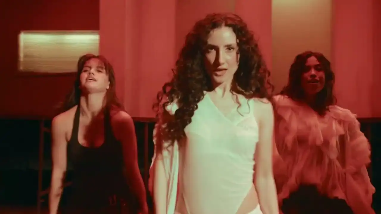 Te Doy de Kaia Lana: cuando amar a alguien también significa perderte a ti mismo escuchado en Estreno Musical