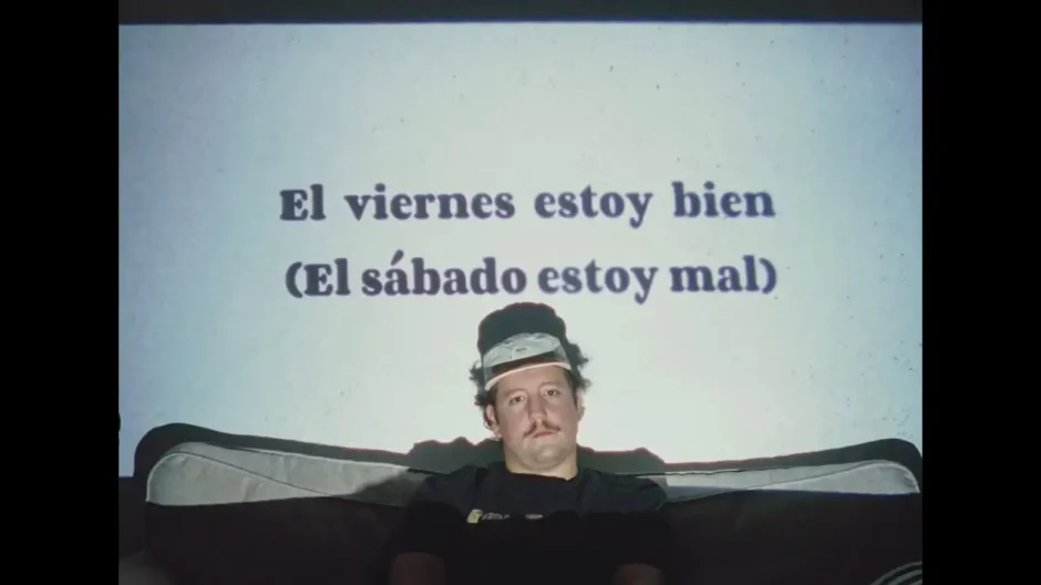 El viernes estoy bien, el sábado estoy mal) de Pavlenha: vivir entre la euforia y el desgaste emocional escuchado en Estreno Musical