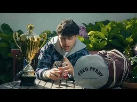 Wimbledon de Lewis Potter: : un himno pop urbano entre el romance, el lujo y la confianza escuchado en Estreno Musical