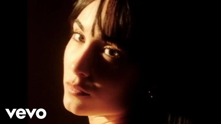 Canción Ex Ex Ex de la Cantautora Catalana Aitana junto a Kenia OS