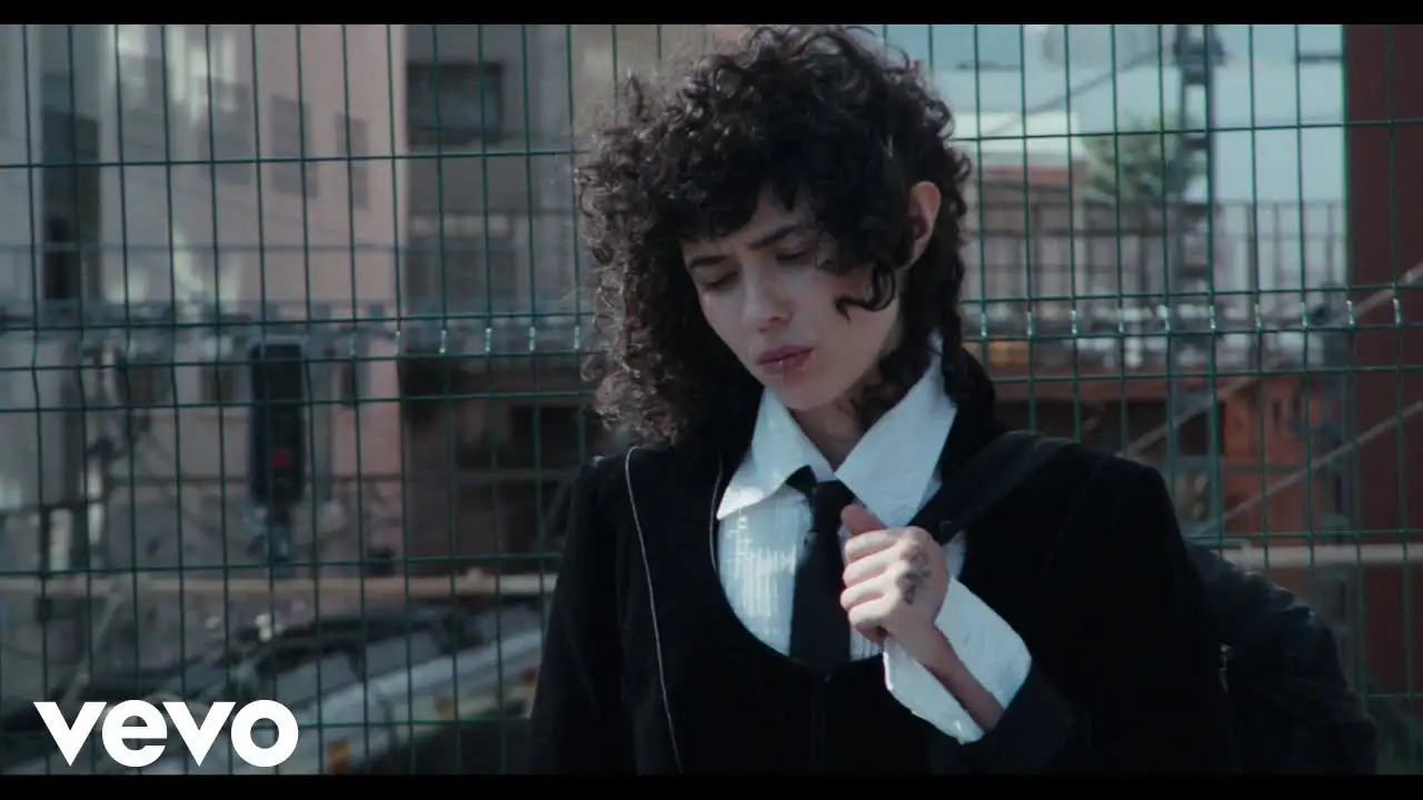 Ave de Alice Wonder: cuando aprender a soltar es la única forma de volver a volar escuchado en Estreno Musical