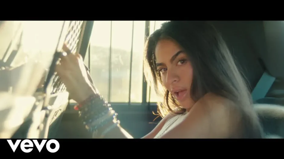 Jeans de Jessie Reyez: cuando la atracción se convierte en una conexión imposible de ignorar escuchado y visto en Estreno Musical Mundial