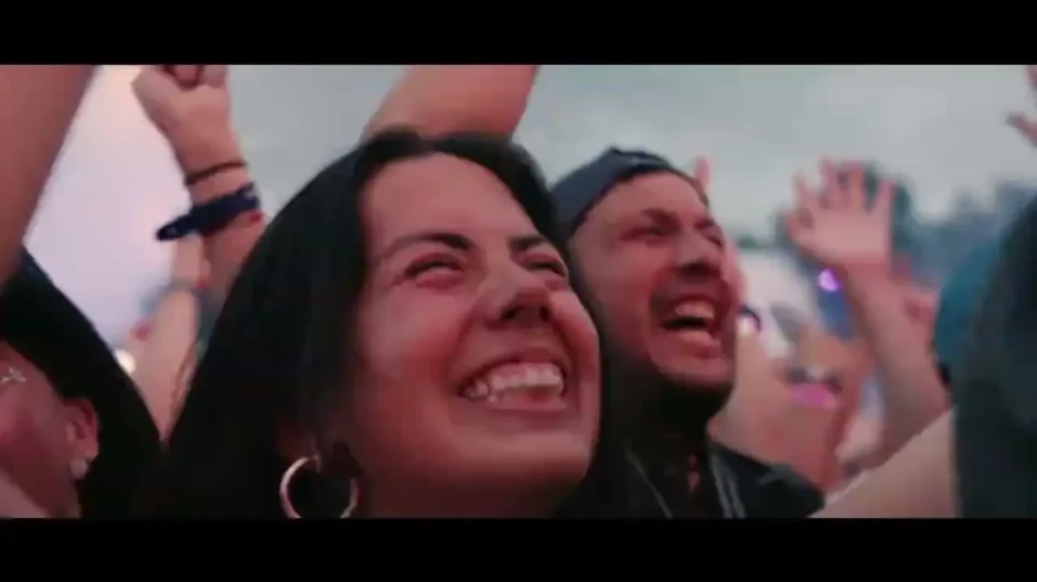 Energía, intensidad y emoción se unen en esta explosiva colaboración de Steve Aoki y Sub Zero Project, perfecta para los amantes del hardstyle y la electrónica escuchado en Estreno Musical
