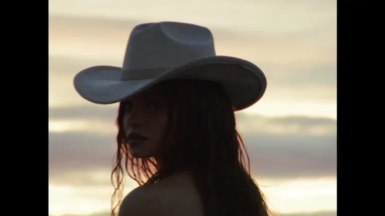 Canción Girls Girl de la Cantautora Ibicenca Aleesha