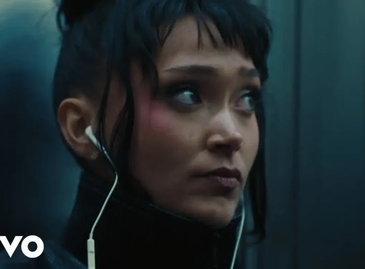 Joy Crookes mezcla deseo, ironía y heridas antiguas en el oscuro "Painkiller" junto a Denzel Curry visto en Estreno Musical