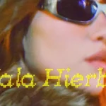 Paula Pera descubre que algunos amores no mueren, echan raíces en “Mala Hierba”