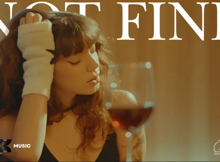 Annel se pierde dentro de sí misma con el pop melancólico de "Not Fine"