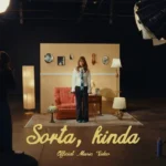 Oston retrata un amor que nunca llega entre sexo, dudas y sentimientos "Sorta kinda"