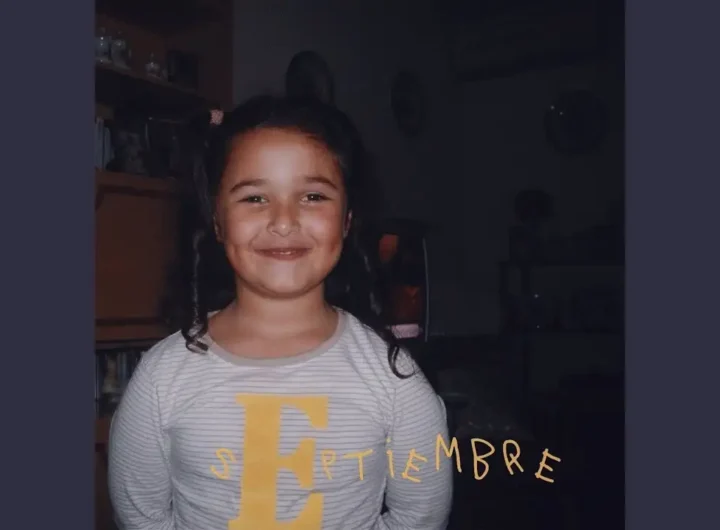 Rorro le pide una señal al cielo porque ya no sabe hacia dónde caminar en "Septiembre"
